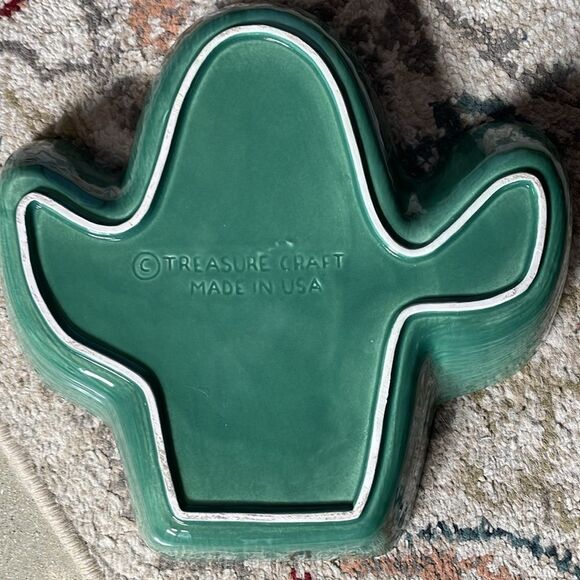 Treasure Craft Made in USA Cactus Shaped Green Ceramic Dish/Planter - Picture 3 of 13
